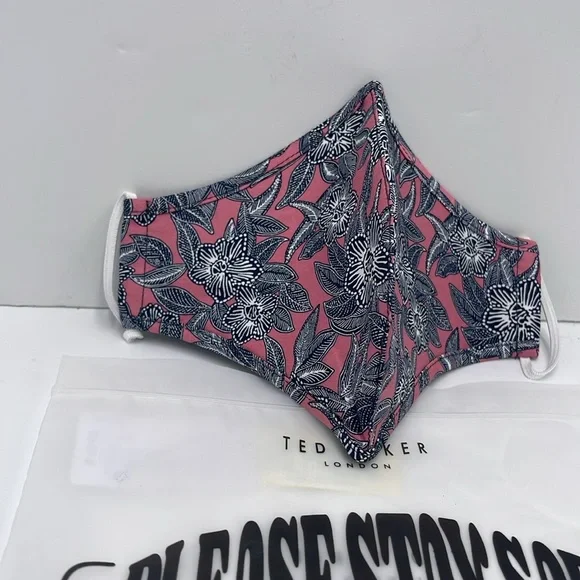 Ted Baker Pink Floral Face Mask TED BAKER LONDON Reversible Reusable
NWT - Picture 6 of 11